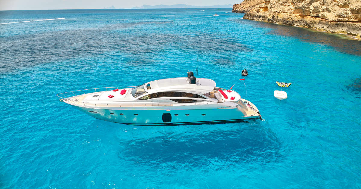 organize boat party ibiza 02